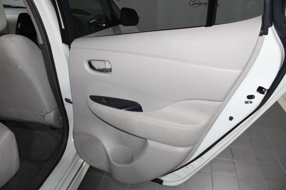 Nissan Leaf I (ZE0/AZE0) Владивосток  - изображение 12
