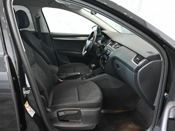 Skoda Octavia III (A7) Рестайлинг с пробегом 2018 года, цена 1 590 000 рублей, 157512 км, лифтбек, Автокод Объявления