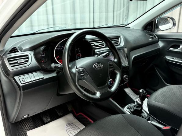 Kia Rio III Рестайлинг с пробегом 2015 года, цена 899 000 рублей, 139602 км, седан, Автокод Объявления