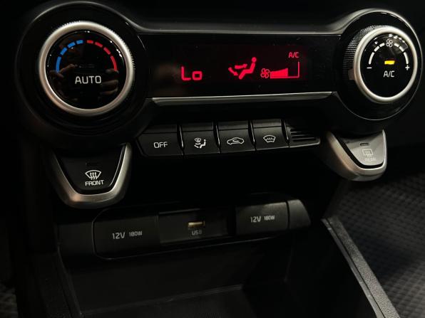 Kia Rio IV Рестайлинг с пробегом 2022 года, цена 1 850 000 рублей, 48382 км, седан, Автокод Объявления