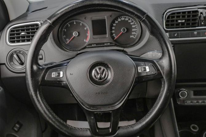 Volkswagen Polo V Рестайлинг с пробегом 2017 года, цена 979 000 рублей, 214000 км, седан, Автокод Объявления