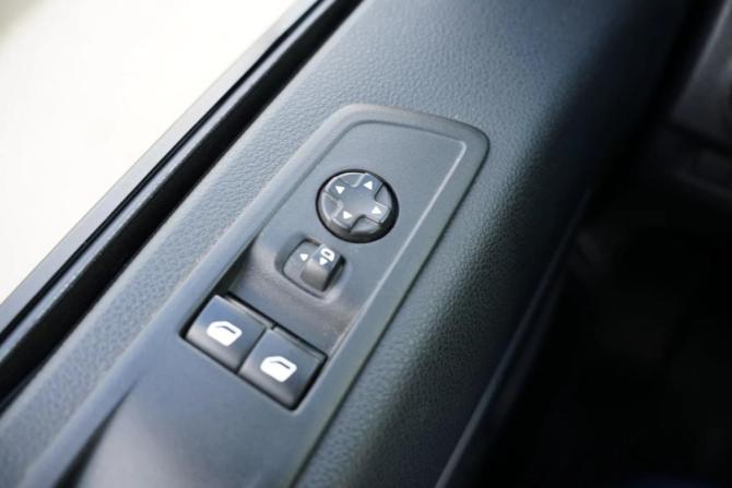 Peugeot Traveller I с пробегом 2019 года, цена 3 750 000 рублей, 123000 км, минивэн, Автокод Объявления