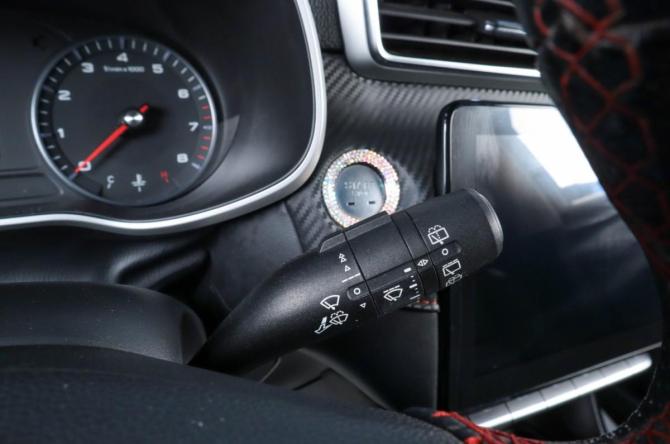 MG ZS II Рестайлинг с пробегом 2021 года, цена 1 589 000 рублей, 68600 км, внедорожник, Автокод Объявления