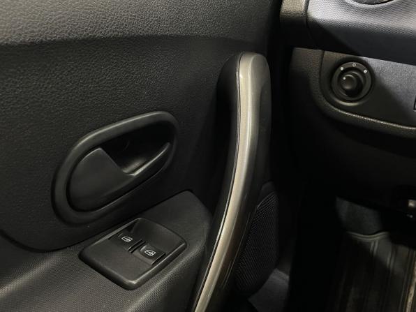 Renault Sandero II с пробегом 2015 года, цена 990 000 рублей, 117903 км, хэтчбек, Автокод Объявления