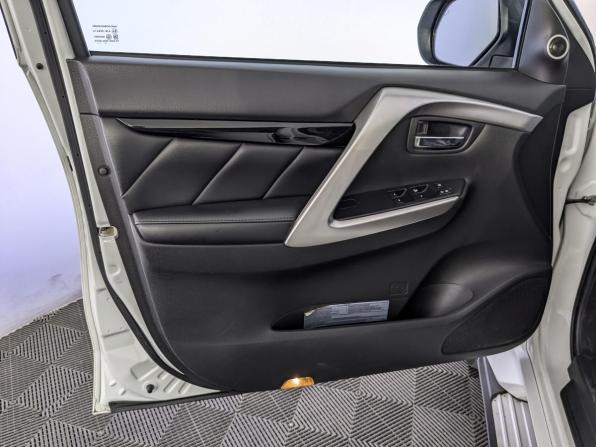 Mitsubishi Pajero Sport III с пробегом 2017 года, цена 2 790 000 рублей, 103500 км, внедорожник, Автокод Объявления