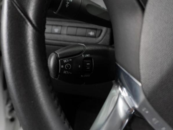 Peugeot 208 I Рестайлинг с пробегом 2019 года, цена 999 000 рублей, 64050 км, хэтчбек, Автокод Объявления