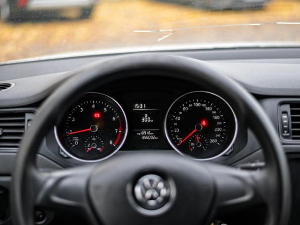 Volkswagen Jetta VI Рестайлинг с пробегом 2015 года, цена 590 000 рублей, 356090 км, седан, Автокод Объявления