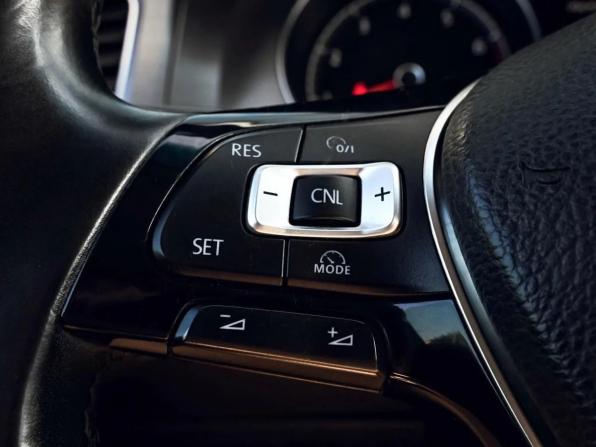 Volkswagen Golf VII с пробегом 2013 года, цена 971 000 рублей, 243453 км, хэтчбек, Автокод Объявления