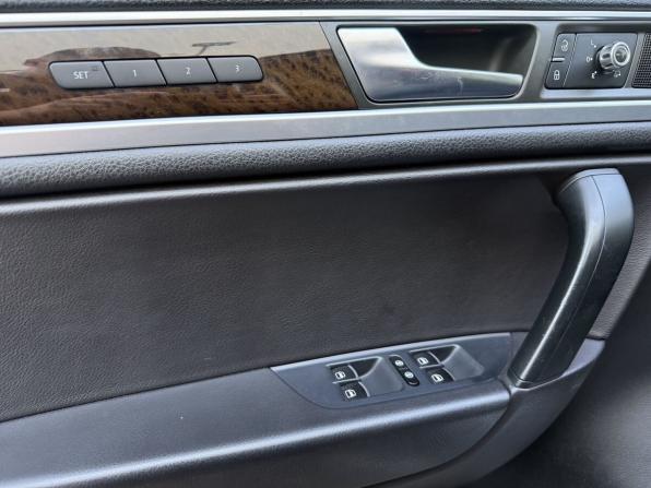 Volkswagen Touareg II с пробегом 2012 года, цена 1 500 000 рублей, 384521 км, внедорожник, Автокод Объявления