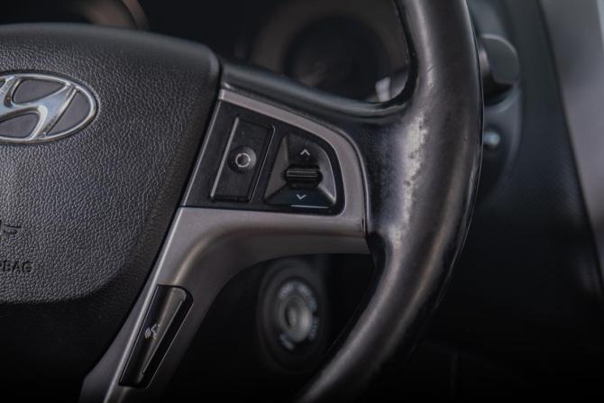 Hyundai Solaris I Рестайлинг с пробегом 2014 года, цена 1 049 000 рублей, 124000 км, седан, Автокод Объявления