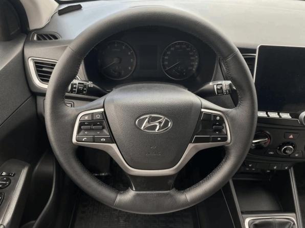 Hyundai Solaris II с пробегом 2018 года, цена 995 000 рублей, 194080 км, седан, Автокод Объявления