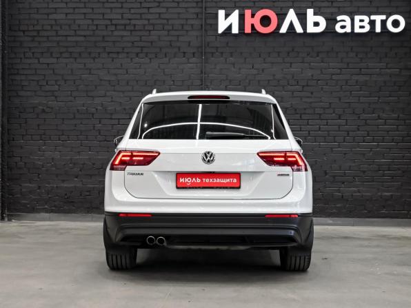 Volkswagen Tiguan II с пробегом 2018 года, цена 2 800 000 рублей, 155892 км, внедорожник, Автокод Объявления