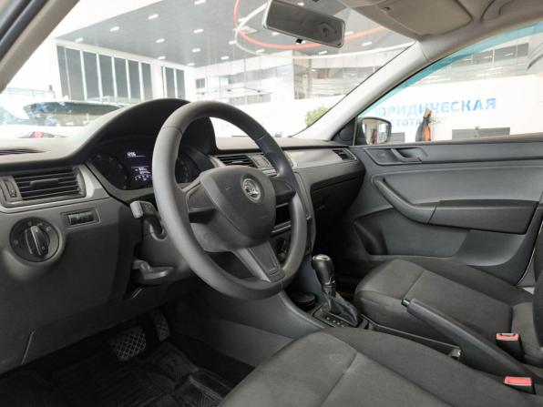 Skoda Rapid I с пробегом 2015 года, цена 1 050 000 рублей, 109441 км, лифтбек, Автокод Объявления