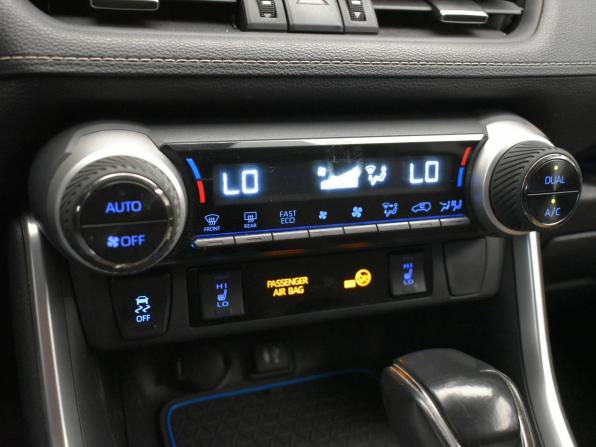 Toyota RAV4 V (XA50) с пробегом 2020 года, цена 3 435 000 рублей, 130969 км, внедорожник, Автокод Объявления