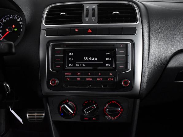 Volkswagen Polo V Рестайлинг с пробегом 2016 года, цена 1 100 000 рублей, 144000 км, седан, Автокод Объявления
