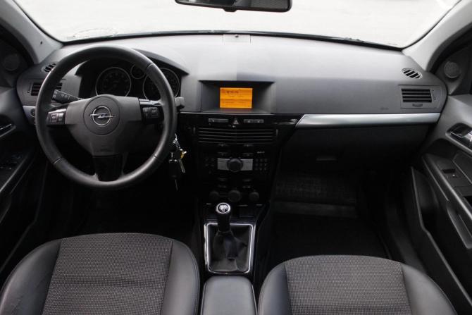 Opel Astra H Рестайлинг с пробегом 2011 года, цена 605 000 рублей, 231756 км, универсал, Автокод Объявления