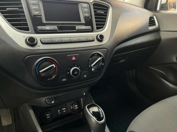 Hyundai Solaris II с пробегом 2018 года, цена 1 195 900 рублей, 150075 км, седан, Автокод Объявления