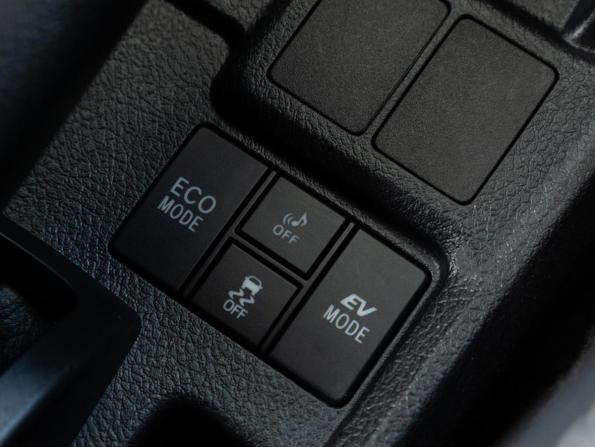 Toyota Corolla XI (E160 E170) Рестайлинг 2 с пробегом 2018 года, цена 1 719 000 рублей, 73797 км, универсал, Автокод Объявления