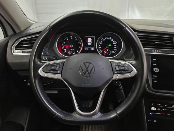 Volkswagen Tiguan II Рестайлинг с пробегом 2021 года, цена 2 493 000 рублей, 127280 км, внедорожник, Автокод Объявления