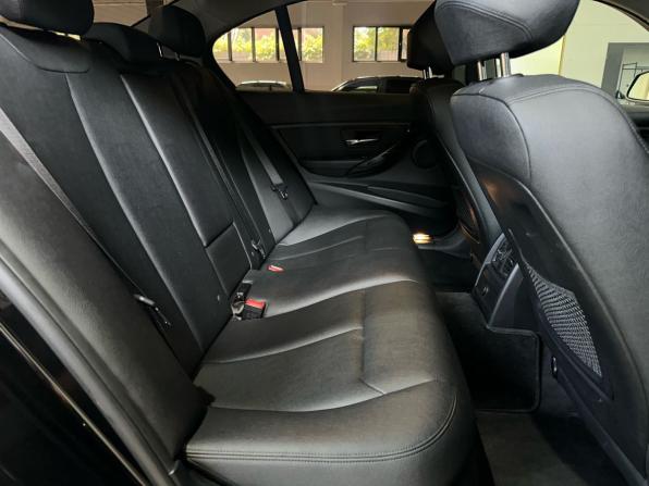 BMW 3 серии VI (F3x) Рестайлинг с пробегом 2018 года, цена 2 299 900 рублей, 130000 км, седан, Автокод Объявления