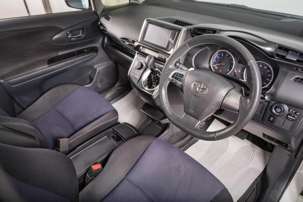 Toyota Wish II Рестайлинг Томск  - изображение 8