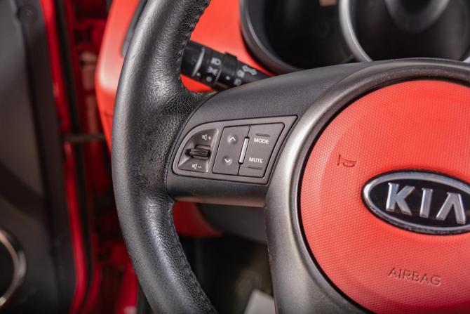 Kia Soul I Рестайлинг с пробегом 2012 года, цена 1 199 000 рублей, 178000 км, хэтчбек, Автокод Объявления
