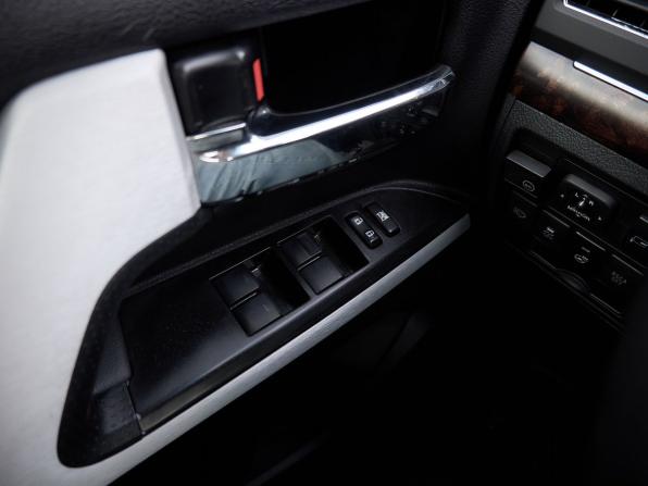 Toyota Land Cruiser 200 Series Рестайлинг 1 с пробегом 2012 года, цена 3 408 000 рублей, 352287 км, внедорожник, Автокод Объявления