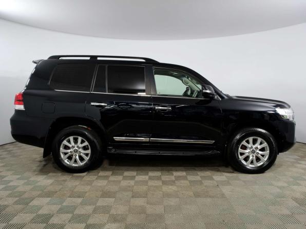 Toyota Land Cruiser 200 Series Рестайлинг 2 с пробегом 2015 года, цена 4 325 000 рублей, 282459 км, внедорожник, Автокод Объявления