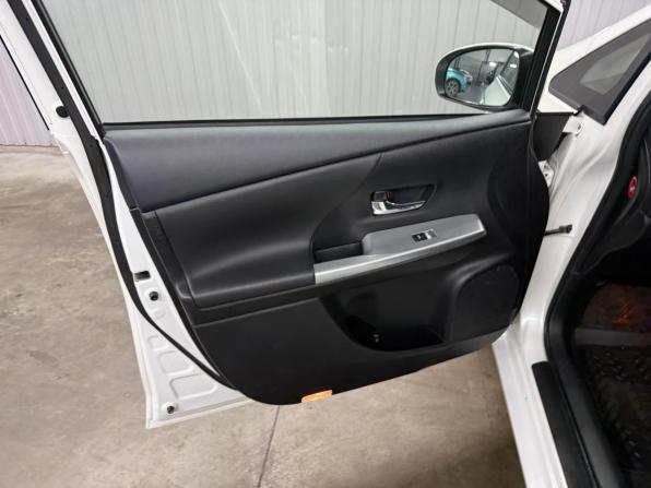 Toyota Prius Alpha I (ZVW40/41) Рестайлинг с пробегом 2015 года, цена 1 547 000 рублей, 74770 км, универсал, Автокод Объявления