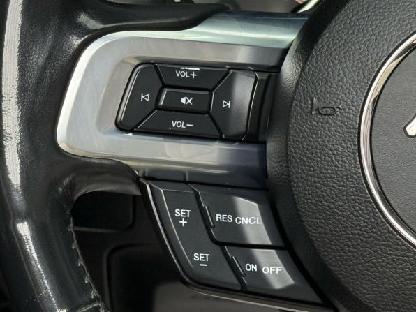 Ford Mustang VI Рестайлинг с пробегом 2022 года, цена 3 599 000 рублей, 64263 км, кабриолет, Автокод Объявления