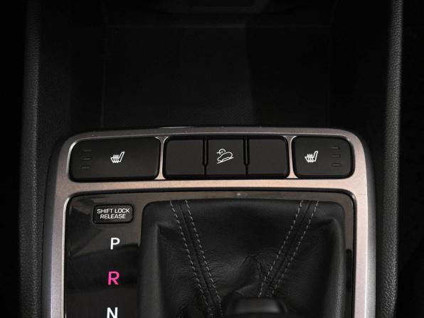 Hyundai Creta I Рестайлинг с пробегом 2021 года, цена 1 829 000 рублей, 98419 км, внедорожник, Автокод Объявления