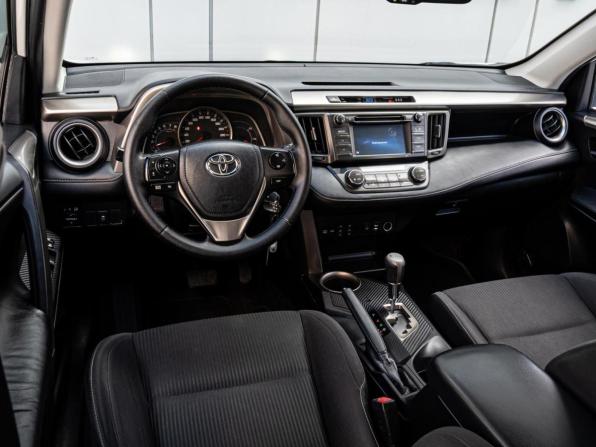 Toyota RAV4 IV (XA40) с пробегом 2015 года, цена 1 990 000 рублей, 198130 км, внедорожник, Автокод Объявления