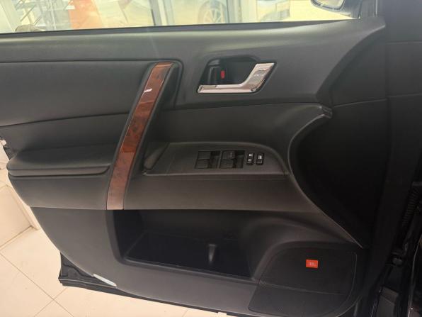 Toyota Highlander II (XU40) Рестайлинг с пробегом 2011 года, цена 1 499 000 рублей, 239754 км, внедорожник, Автокод Объявления