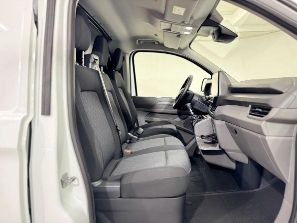 Volkswagen Transporter T7 с пробегом 2025 года, цена 5 990 000 рублей, 54 км, фургон, Автокод Объявления