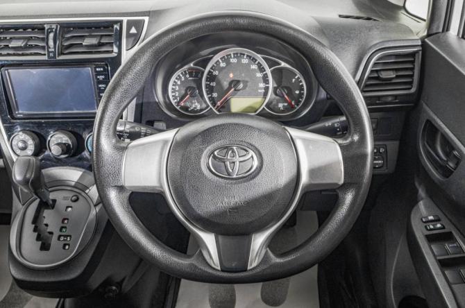 Toyota Ractis II с пробегом 2015 года, цена 979 000 рублей, 146800 км, хэтчбек, Автокод Объявления