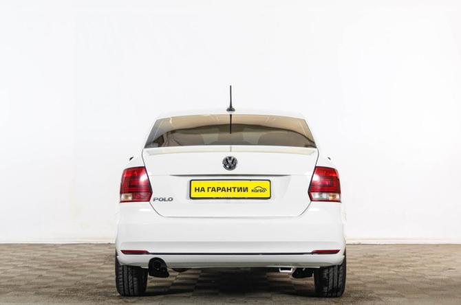 Volkswagen Polo V Рестайлинг с пробегом 2018 года, цена 1 049 000 рублей, 223000 км, седан, Автокод Объявления
