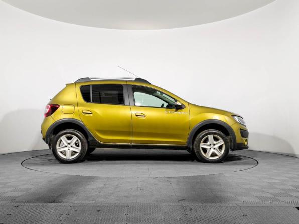 Renault Sandero II с пробегом 2016 года, цена 949 000 рублей, 82500 км, хэтчбек, Автокод Объявления