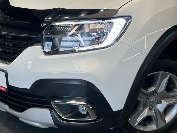 Renault Sandero II Рестайлинг с пробегом 2021 года, цена 1 379 000 рублей, 40011 км, хэтчбек, Автокод Объявления