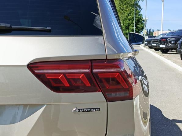 Volkswagen Tiguan II Рестайлинг с пробегом 2021 года, цена 3 695 000 рублей, 66347 км, внедорожник, Автокод Объявления