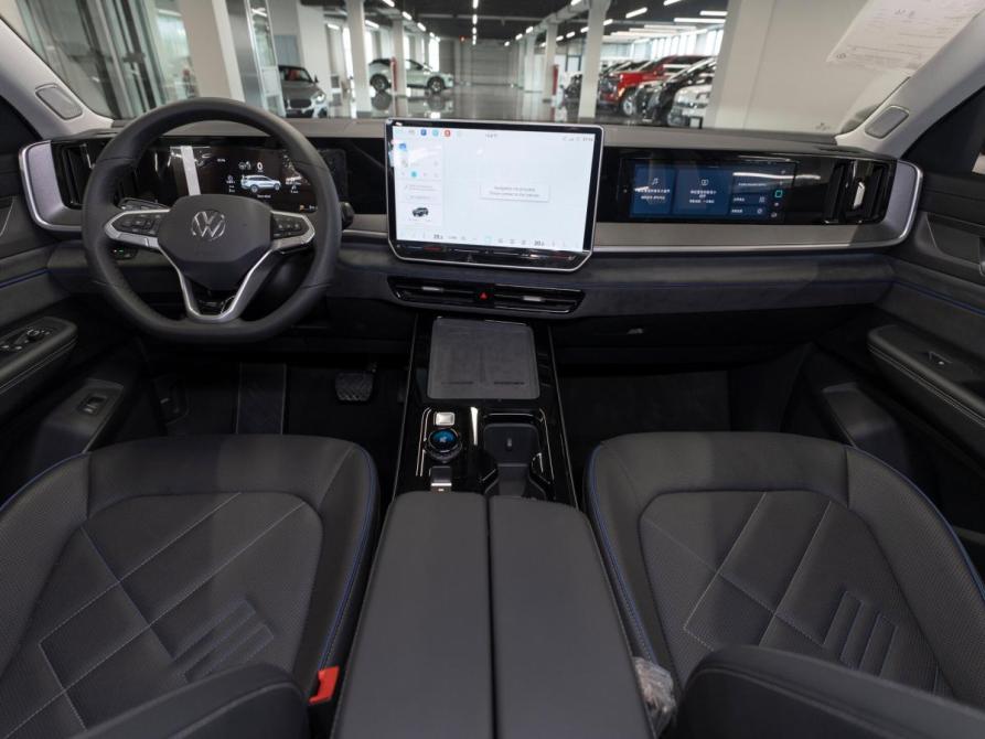 Volkswagen Tavendor I Рестайлинг Москва  - изображение 8