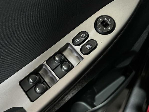 Hyundai Solaris I Рестайлинг с пробегом 2016 года, цена 997 000 рублей, 139000 км, седан, Автокод Объявления