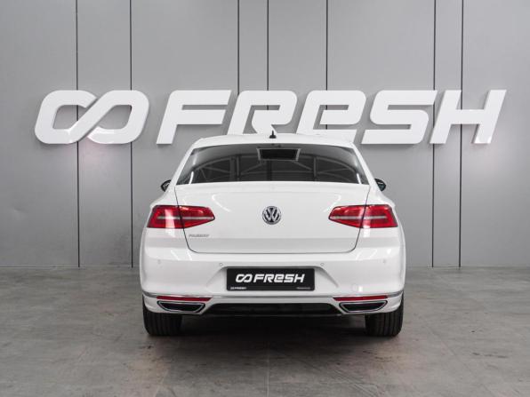 Volkswagen Passat B8 с пробегом 2018 года, цена 2 226 000 рублей, 235397 км, седан, Автокод Объявления