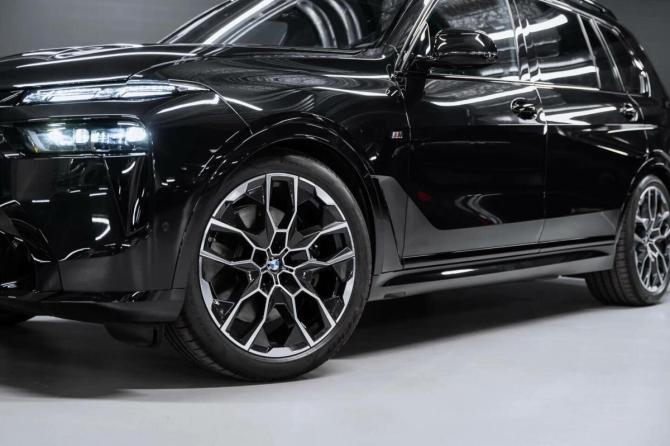 Новый BMW X7 I (G07) Рестайлинг 2026 года, цена 17 600 000 рублей, внедорожник, Автокод Объявления