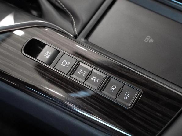 Lexus LX IV с пробегом 2026 года, цена 19 900 000 рублей, 100 км, внедорожник, Автокод Объявления