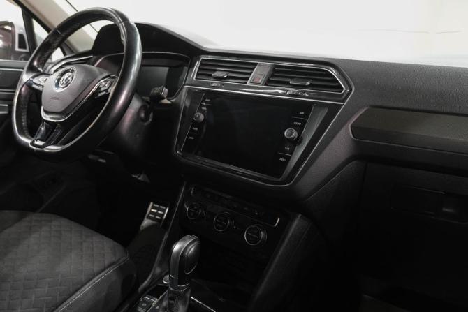 Volkswagen Tiguan II с пробегом 2018 года, цена 2 809 000 рублей, 143812 км, внедорожник, Автокод Объявления
