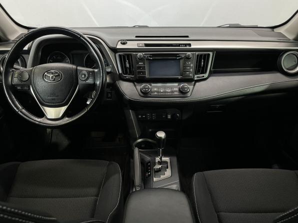Toyota RAV4 IV (XA40) Рестайлинг с пробегом 2015 года, цена 2 359 000 рублей, 112000 км, внедорожник, Автокод Объявления