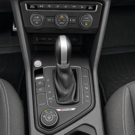 Volkswagen Tiguan II с пробегом 2018 года, цена 2 380 000 рублей, 163100 км, внедорожник, Автокод Объявления
