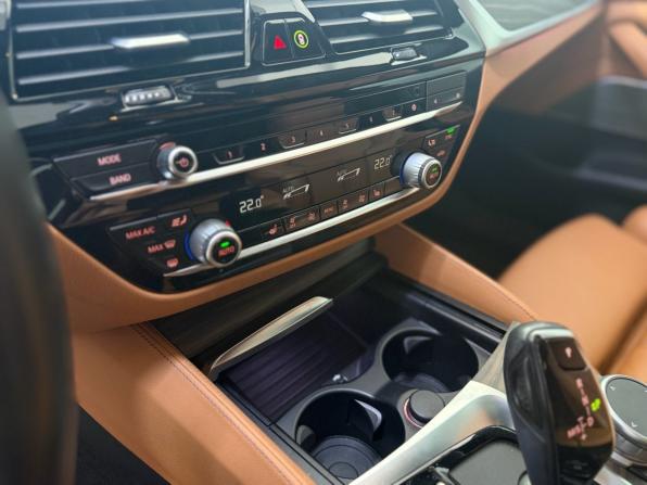 BMW 5 серии VII (G30/G31/G38) Рестайлинг с пробегом 2021 года, цена 4 850 000 рублей, 40564 км, седан, Автокод Объявления