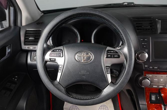 Toyota Highlander II (XU40) Рестайлинг с пробегом 2012 года, цена 1 949 000 рублей, 272237 км, внедорожник, Автокод Объявления