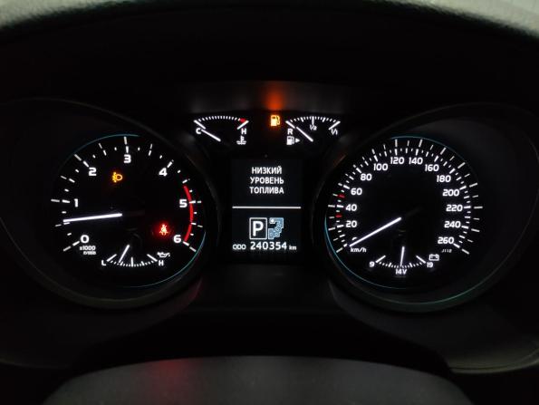 Toyota Land Cruiser 200 Series Рестайлинг 1 с пробегом 2013 года, цена 3 200 000 рублей, 240350 км, внедорожник, Автокод Объявления